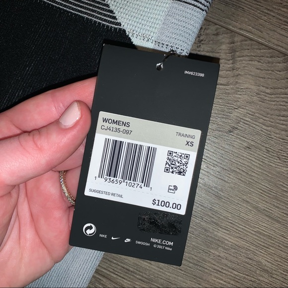 Nike Sculpt Lux Tight Fit Leggings - Picture 8 of 9